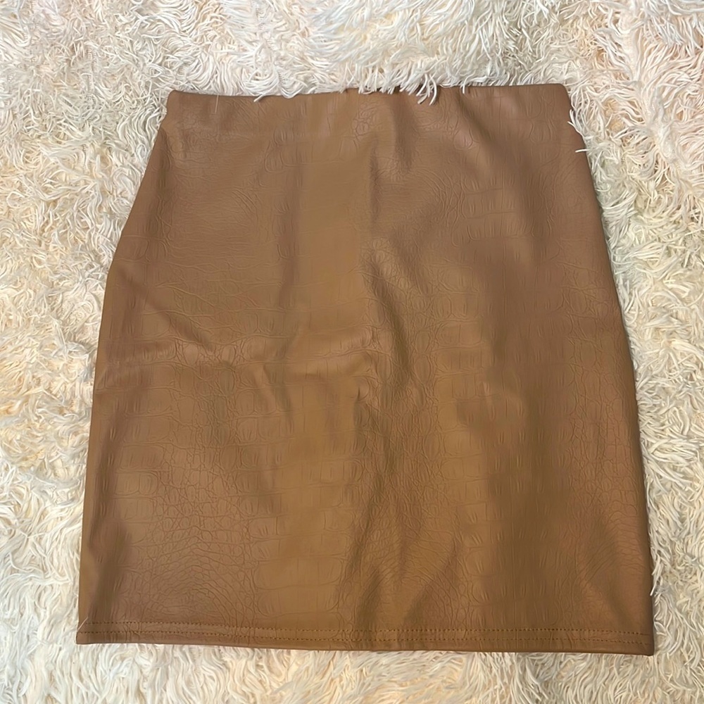 MISSGUIDED Faux Crocodile Leather Skirt
